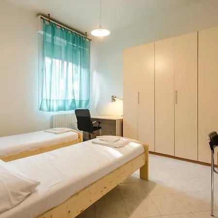 Emil's House, Spazioso Con 3 * Bologne
