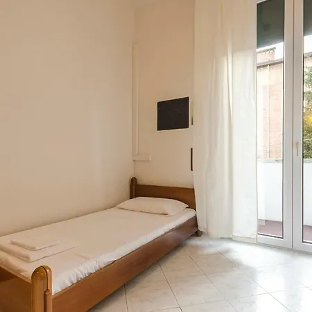 Emil's House, Spazioso Con 3 * Boloňa